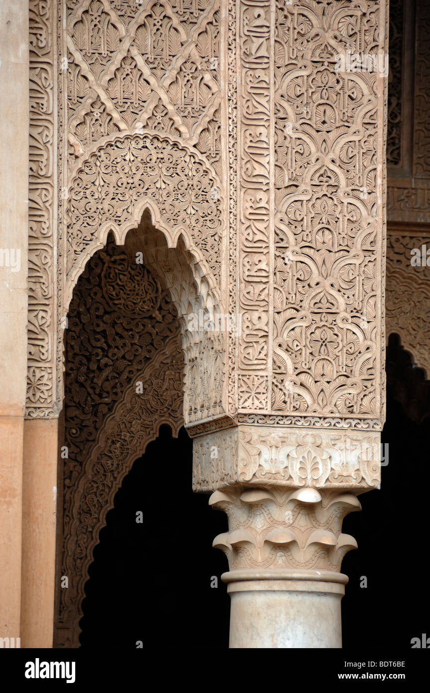 Colonna di pietra dettaglio Tombe Saadiane (c16th) o mausoleo marrakech marocco Foto Stock