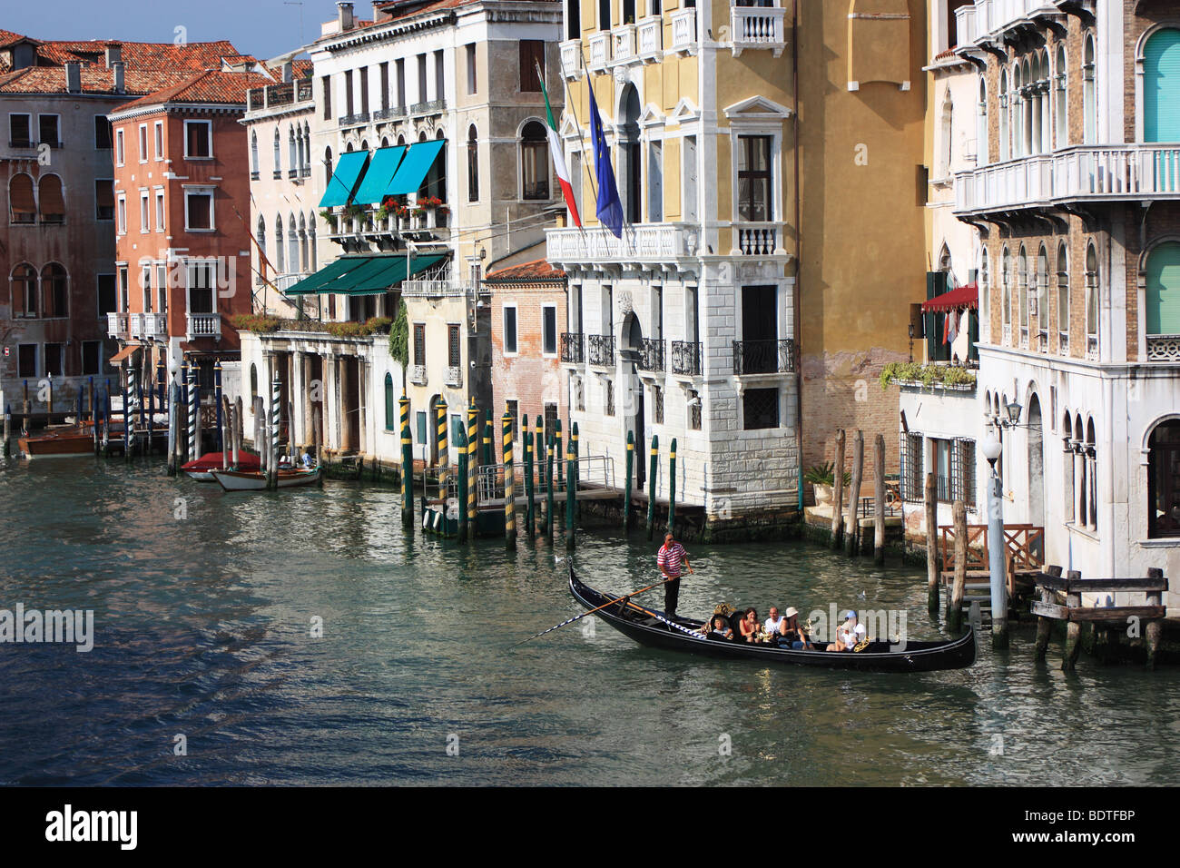 Vista del Canal Grande dal Ponte di Rialto, Venezia, Italia Foto Stock