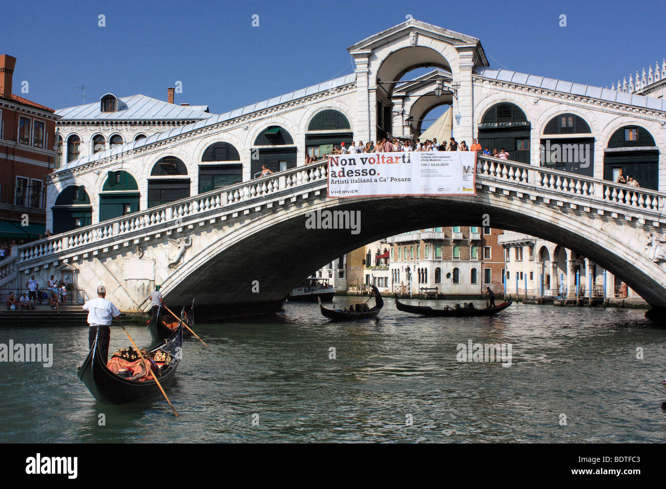 Ponte di Rialto) sul Grand Canal, Venezia, Italia Foto Stock