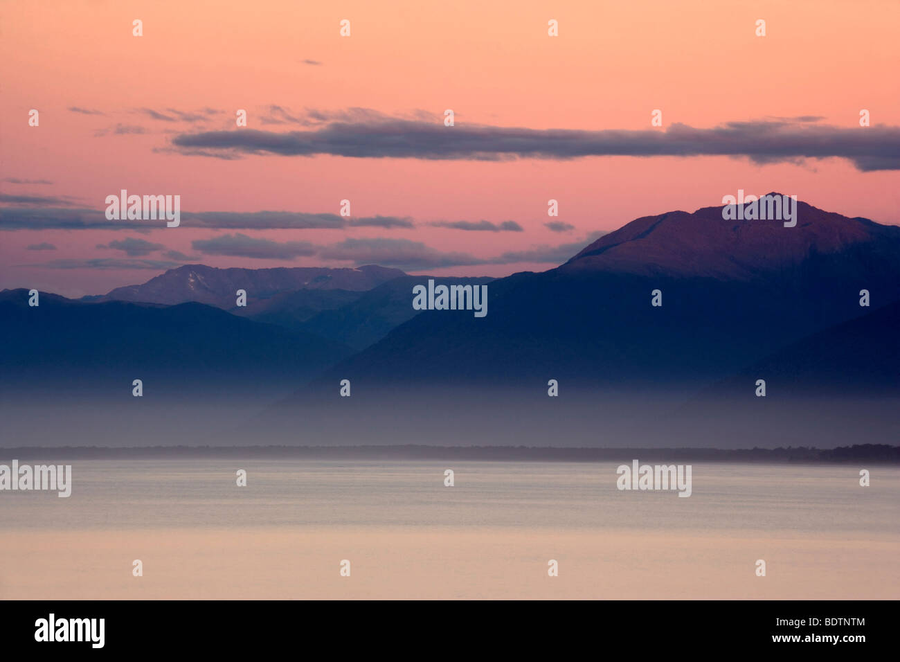 Sera alba al Jackson Bay, Nuova Zelanda Foto Stock