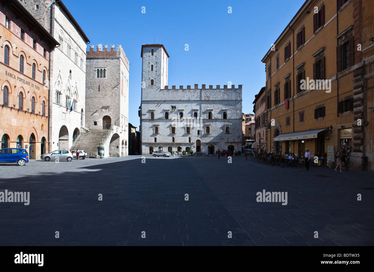 L'Italia,Umbria,Todi,l'del Popolo e i palazzi comunali Foto Stock