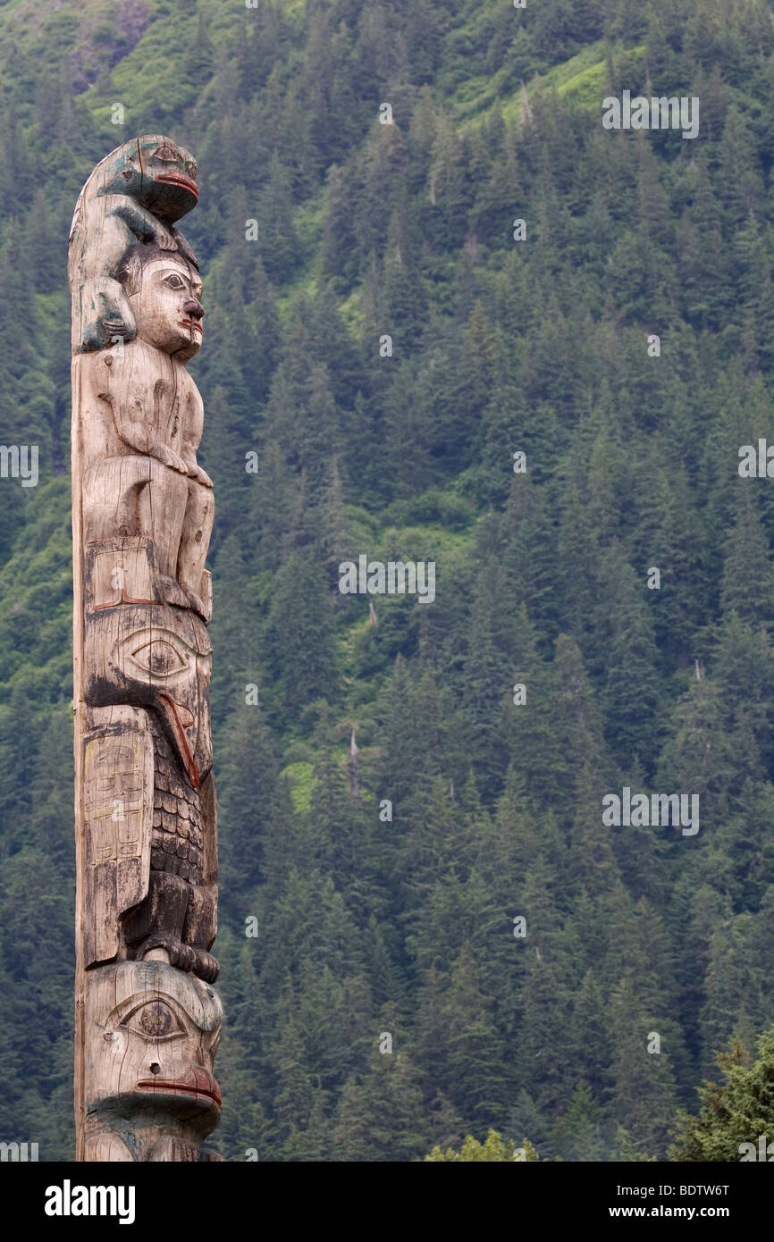 Wappenpfahl - (Totempfahl) / Totem pol / Tlingit-Indianer - (Juneau) Foto Stock