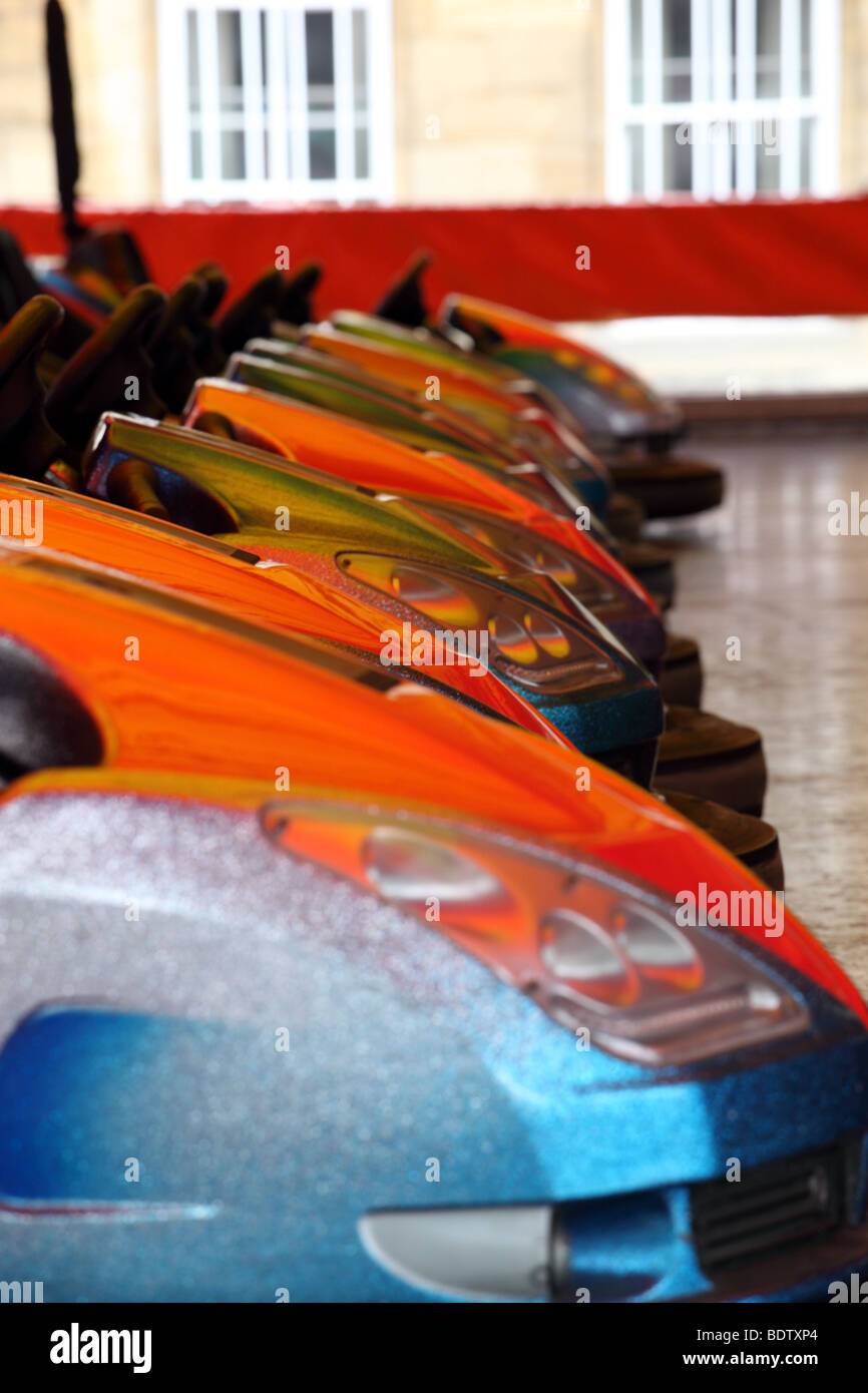 Riga paraurti di automobili a San Giles fair Oxford Foto Stock