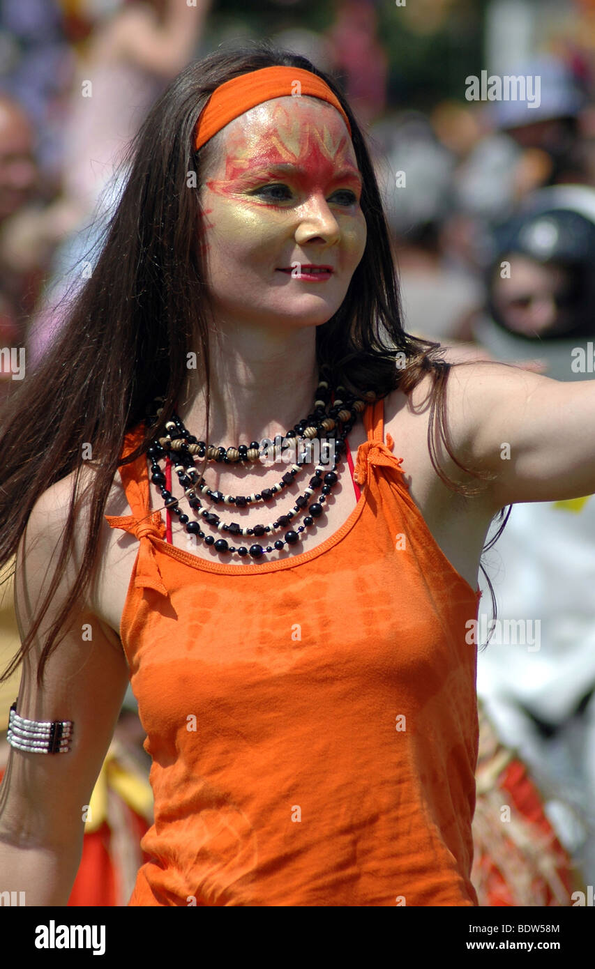 Sol Samba Il gruppo di musica da ballo presso il Cowley Rd Carnevale South Park Oxford. Foto Stock