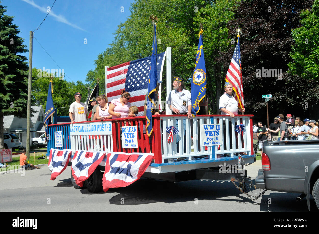 Veterani su American Legion galleggiante in sfilata Foto Stock