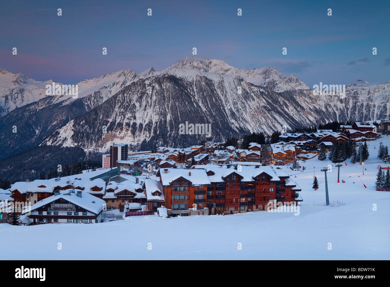 Courchevel 1850 ski resort in tre valli, Les Trois Vallees, Savoie, sulle Alpi francesi, Francia Foto Stock