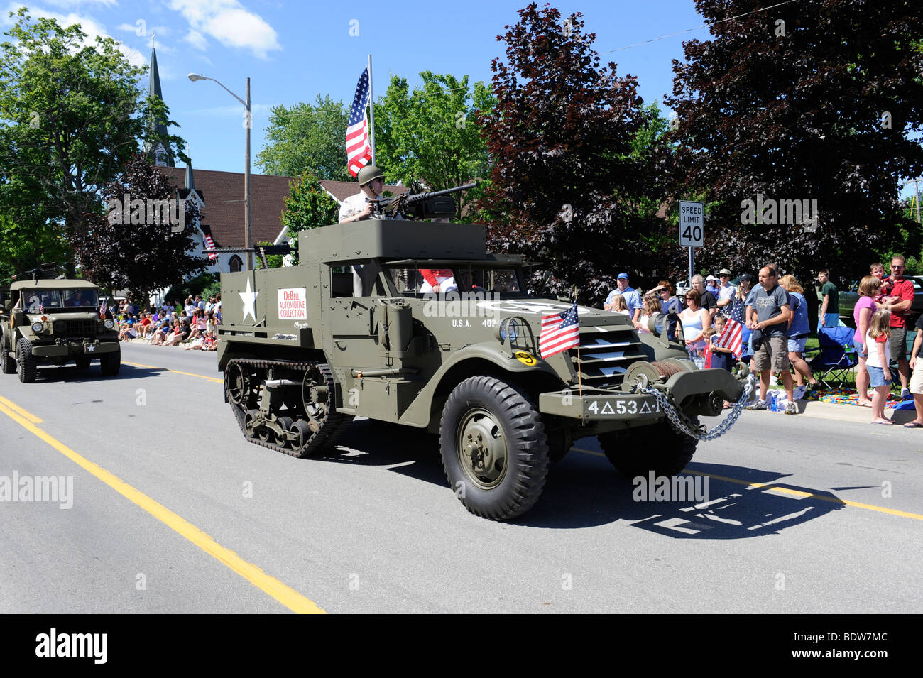 Veicolo militare in parata patriottica Foto Stock