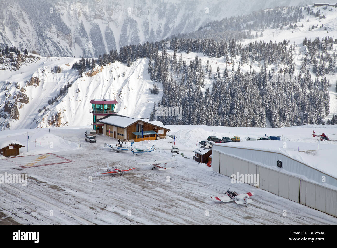 L'aeroporto a Courchevel 1850 ski resort in tre valli, Les Trois Vallees, Savoie, sulle Alpi francesi, Francia Foto Stock