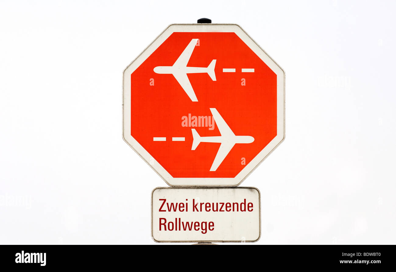 Indicazioni per il traffico aereo all'aeroporto di Monaco di Baviera Franz Josef Strauss di Monaco di Baviera, Baviera, Baviera, Germania, Europa Foto Stock