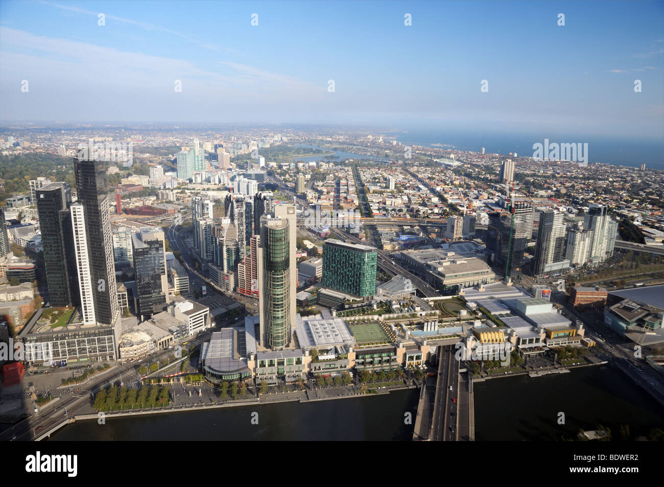 Centro citta' d'uccello vista aerea dal ponte di osservazione sulla Torre di Rialto Melbourne Australia Foto Stock