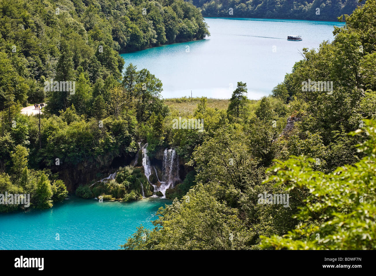 Vista dei Laghi di Plitvice, il Parco Nazionale dei Laghi di Plitvice, Croazia, Europa Foto Stock