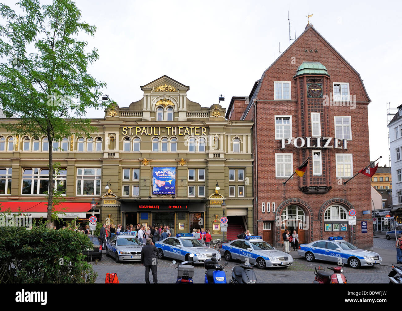 Davidwache stazione di polizia e St. Pauli Theatre, Amburgo, Germania, Europa Foto Stock