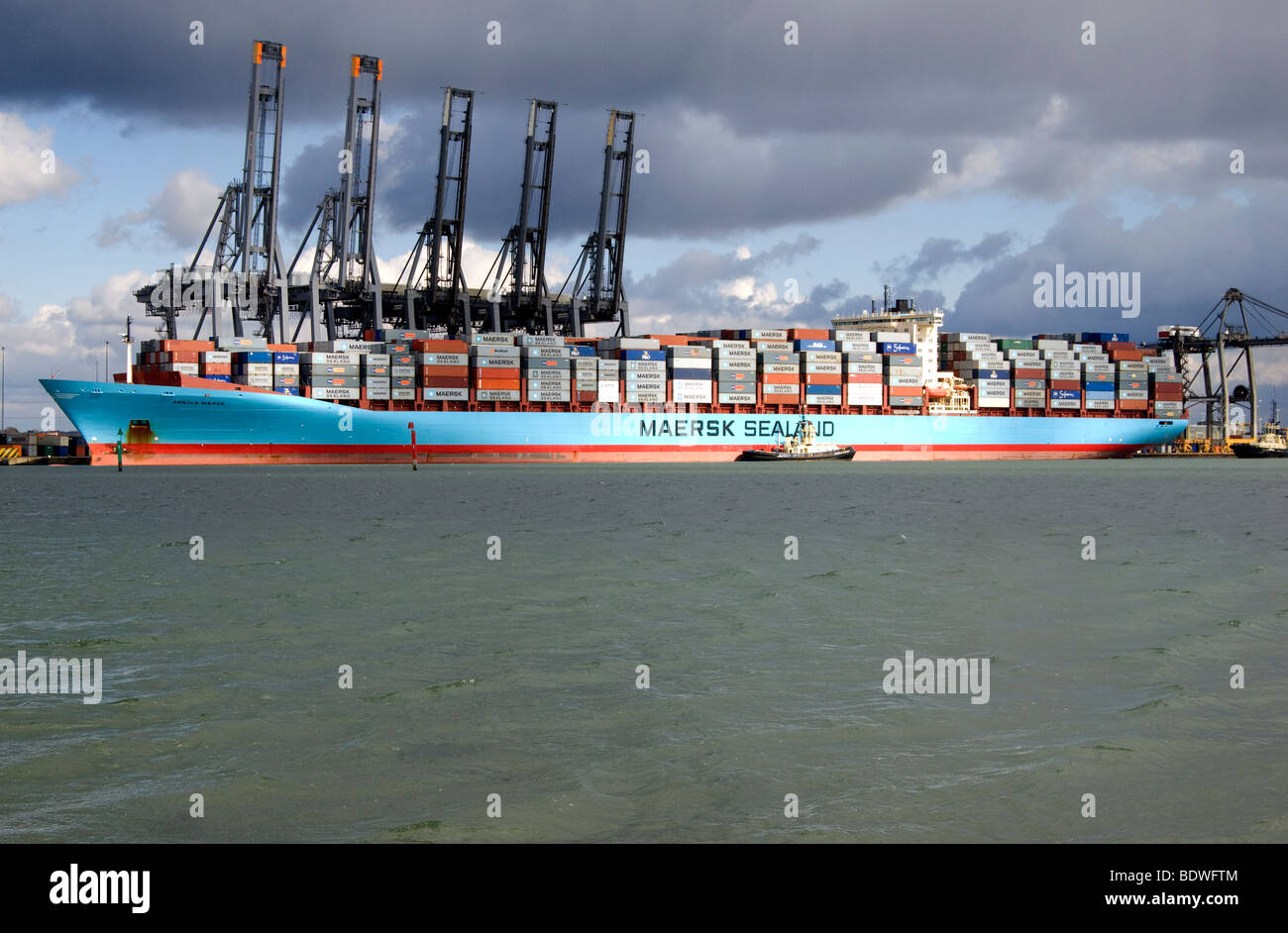 La Arnold Maersk Container nave ormeggiata nel porto di Southampton, Hampshire, Inghilterra, Regno Unito. Foto Stock