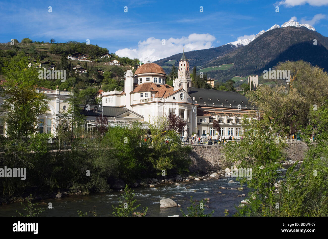 Spa hotel, Fiume Passirio Merano, Trentino, Alto Adige, Italia, Europa Foto Stock