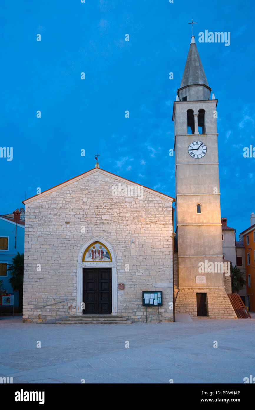 Chiesa di SS. Cosma e Damiano, Crkva Sv Kuzme i Damjana, Titova Riva, crepuscolo, Fazana, Istria, Croazia, Europa Foto Stock