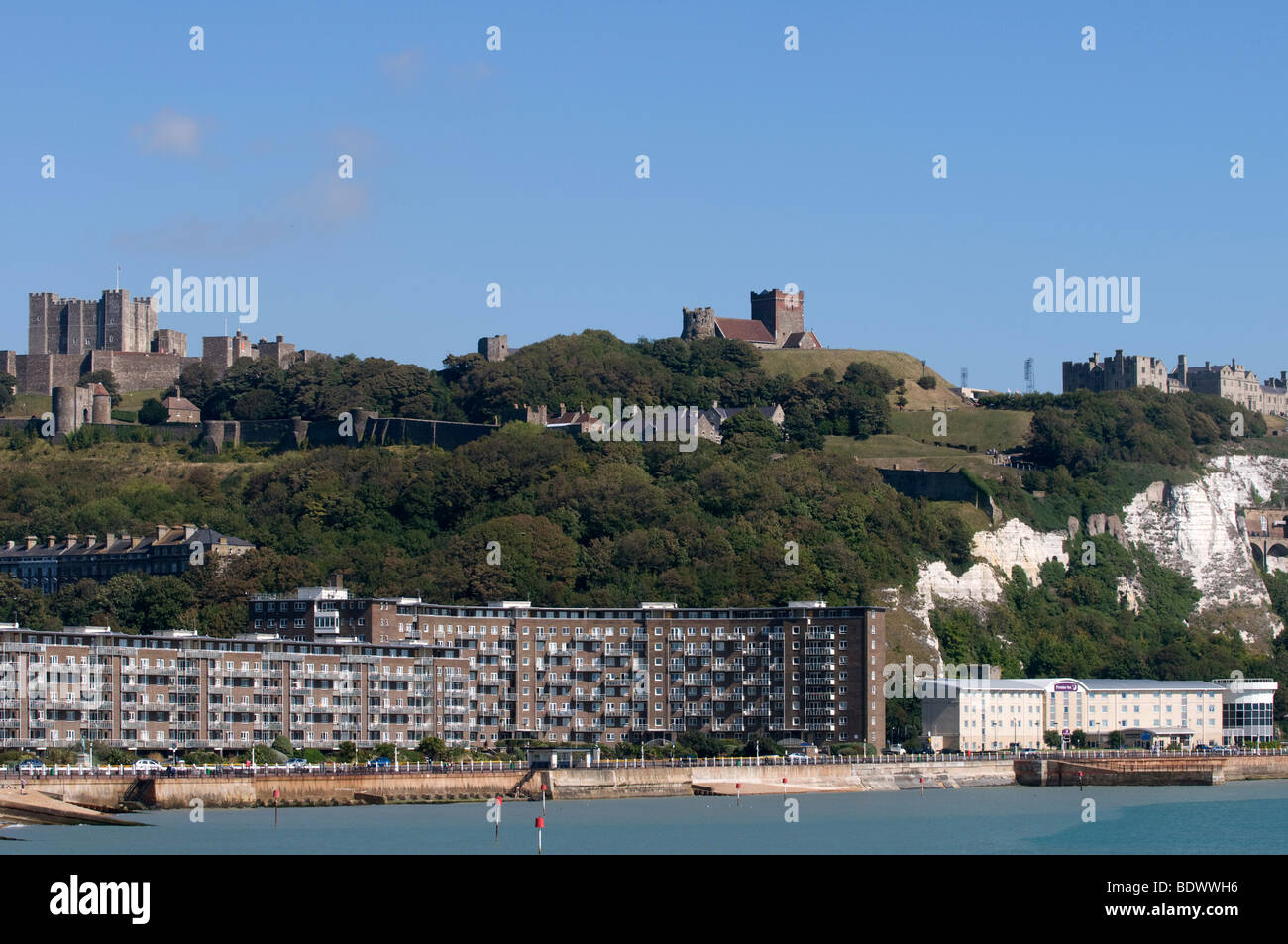 Il castello di Dover e spiaggia kent england regno unito Foto Stock