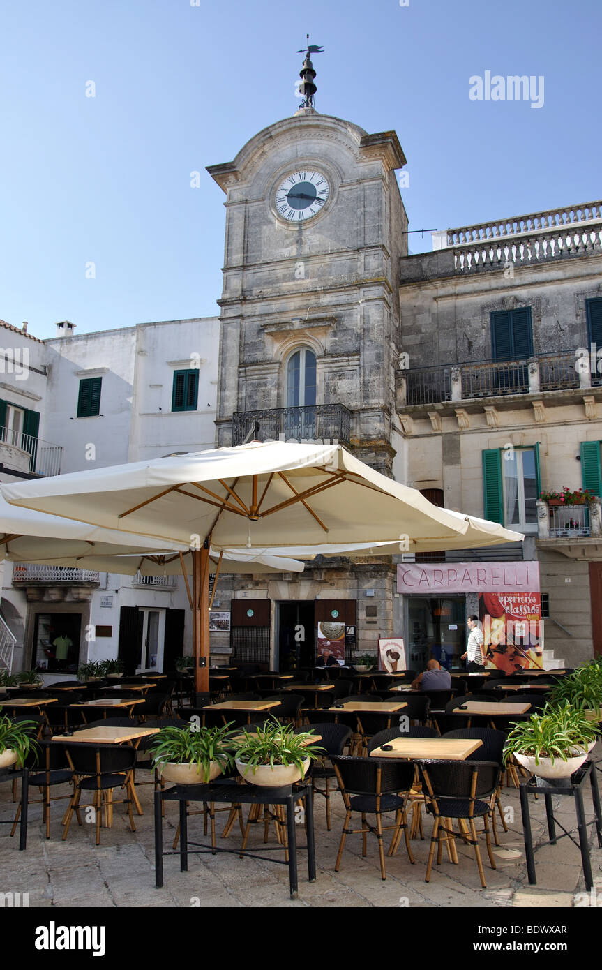Piazza Vittorio Emanuele, Cisternino, provincia di Brindisi Regione Puglia, Italia Foto Stock