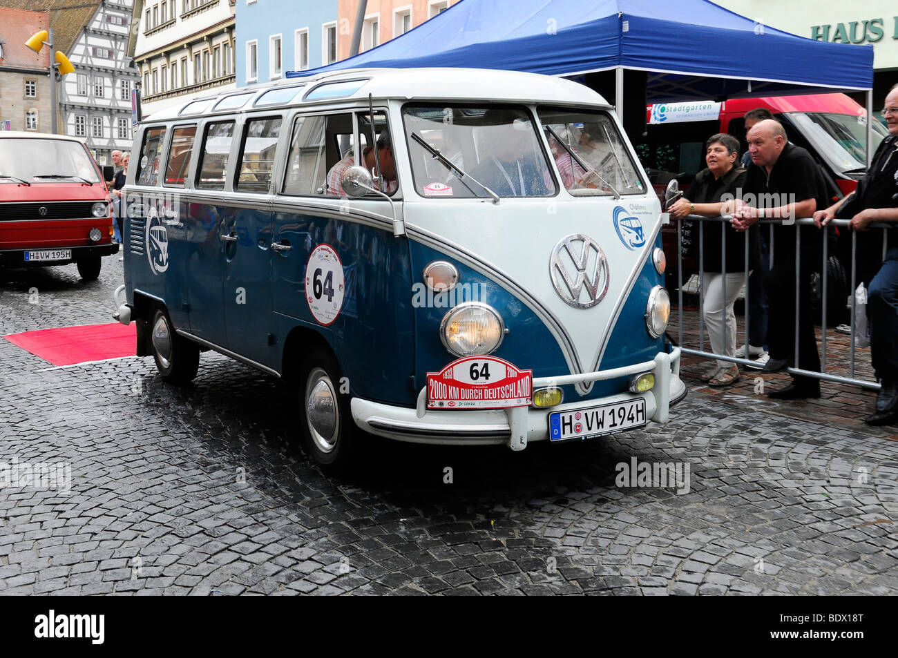 VW T1 Sambabus bus, costruito nel 1965, 2000 km durch Deutschland rally 2009, 2000 km attraverso la Germania nel 2009, Schwaebisch Gmuend, B Foto Stock