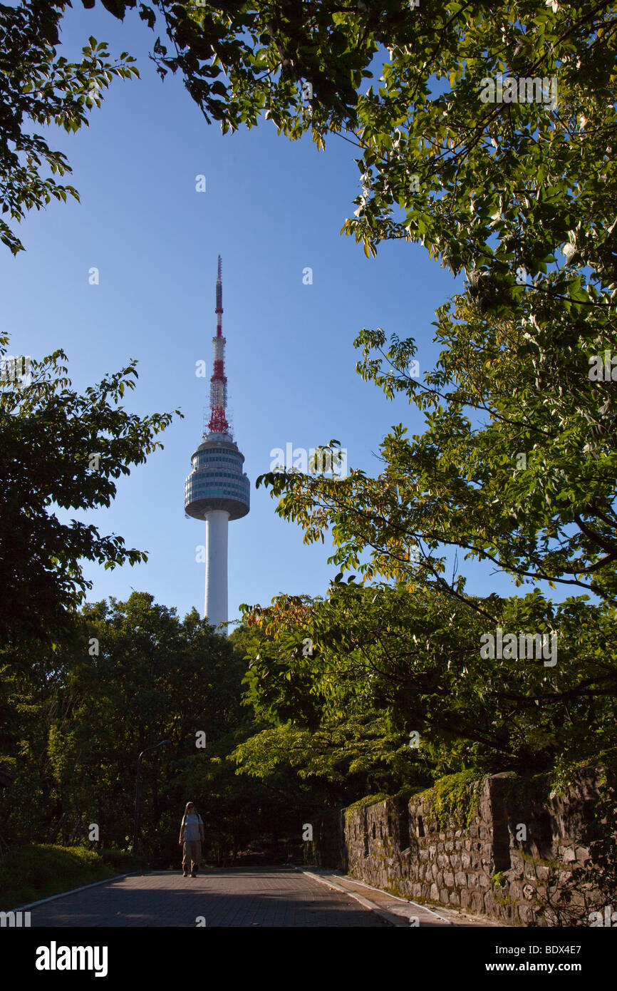 La Torre N Seoul nel Parco di Namsan a Seoul COREA DEL SUD Foto Stock