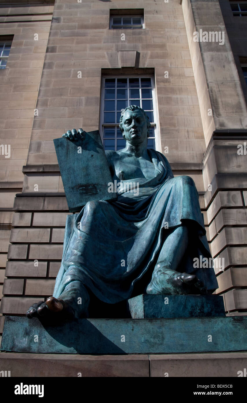 David Hume statua in bronzo Edinburgh Royal Mile, Scotland, Regno Unito, Europa Foto Stock