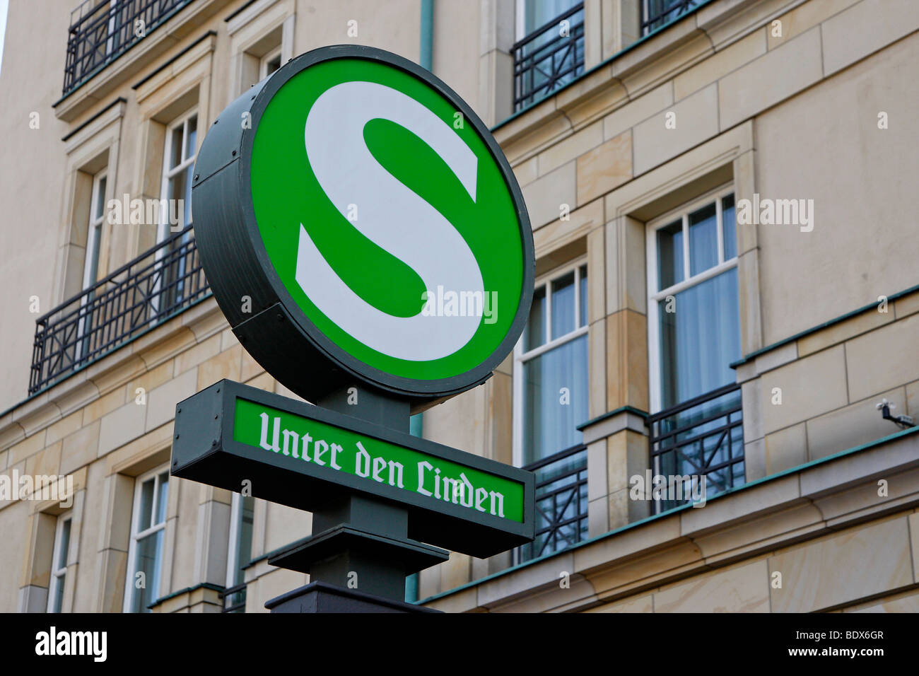 S-Bahn Unter den Linden, Berlino, Germania, Europa Foto Stock