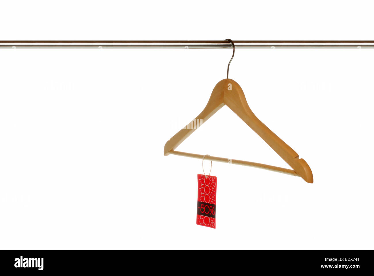 Staffa vuota con offerta segno sulla rampa di abbigliamento, vendita Foto Stock