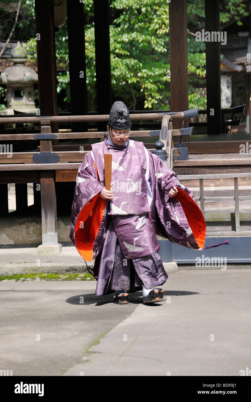 Sacerdote Shinto, il Palazzo Imperiale di Kyoto, Giappone, Asia Foto Stock