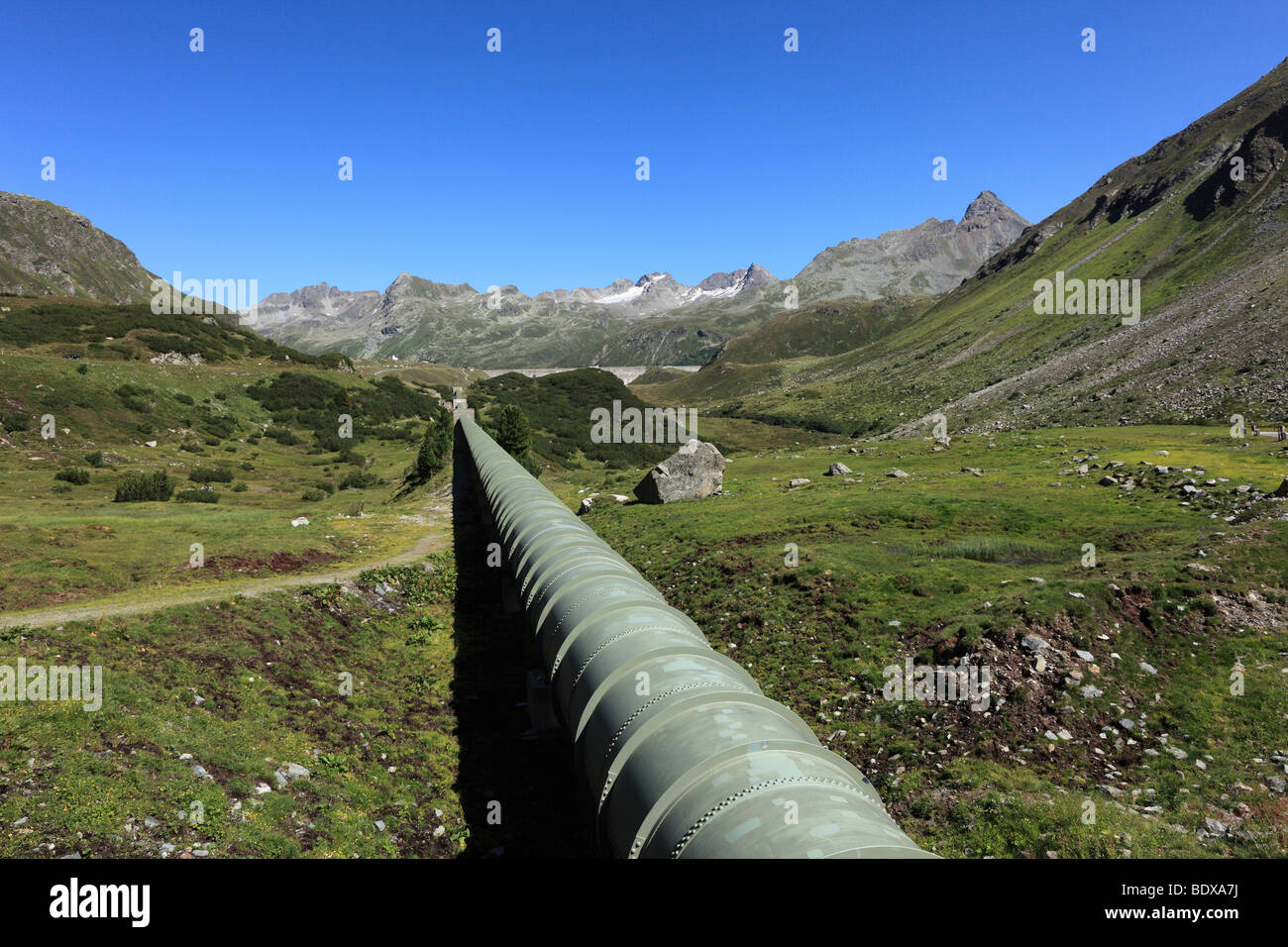 Dam e la conduttura di acqua dal Lago di Silvretta, Bielerhoehe, Grossvermunt, Montafon, Silvretta Gruppo, Vorarlberg, Austria, Europa Foto Stock