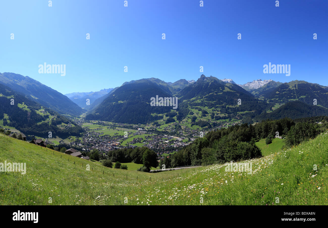 Vista da sopra Batholomaeberg Schruns, posteriormente Raetikon, Montafon, Vorarlberg, Austria, Europa Foto Stock