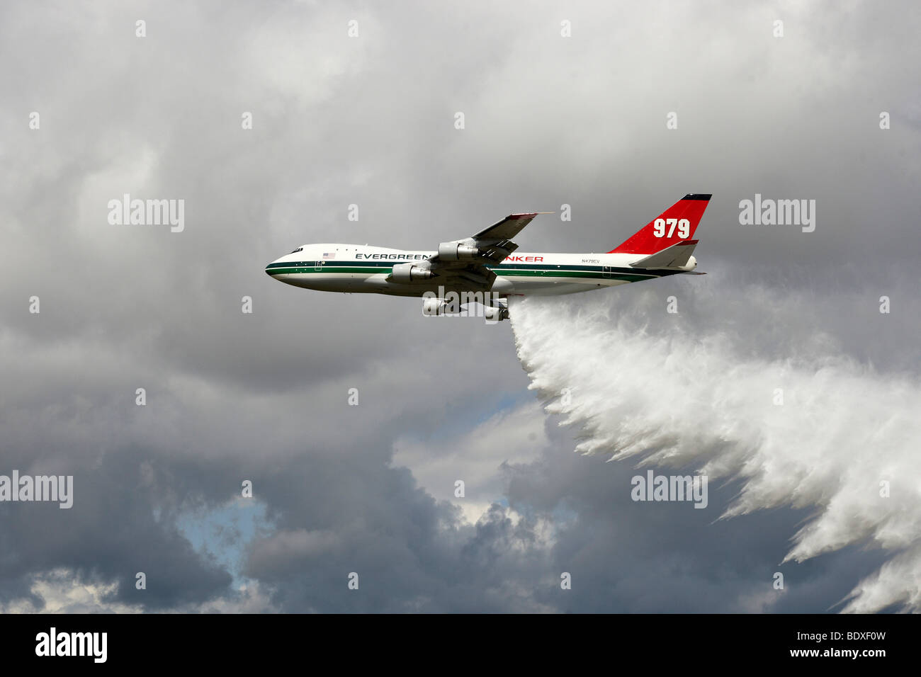 Il sistema antincendio piano 'Supertanker' della compagnia aerea americana Evergreen ad una dimostrazione presso l'aeroporto Frankfurt-Hahn, Reno Foto Stock