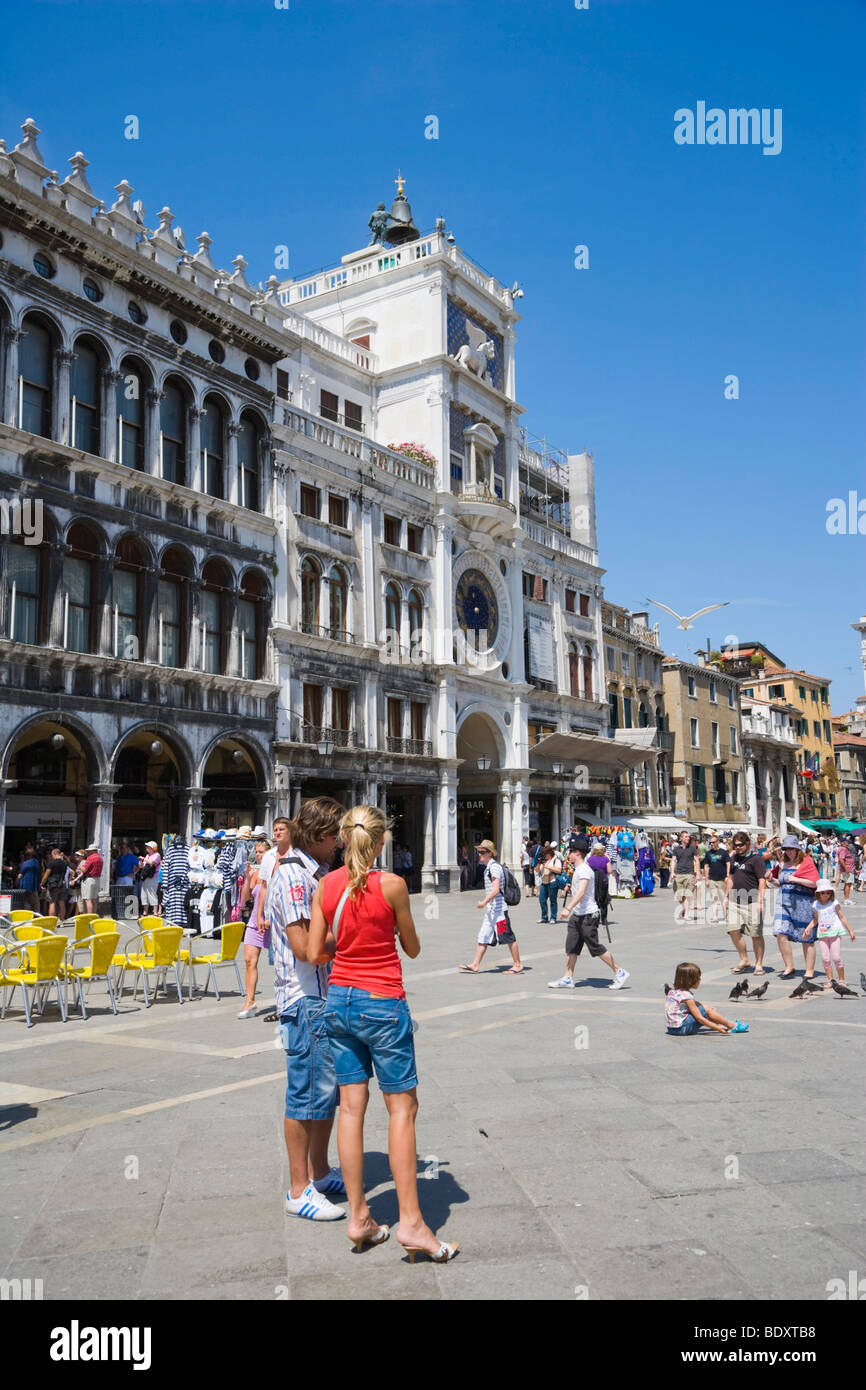 Torre dell'orologio di Piazza San Marco, Piazza San Marco, Venezia, Italia e Europa Foto Stock