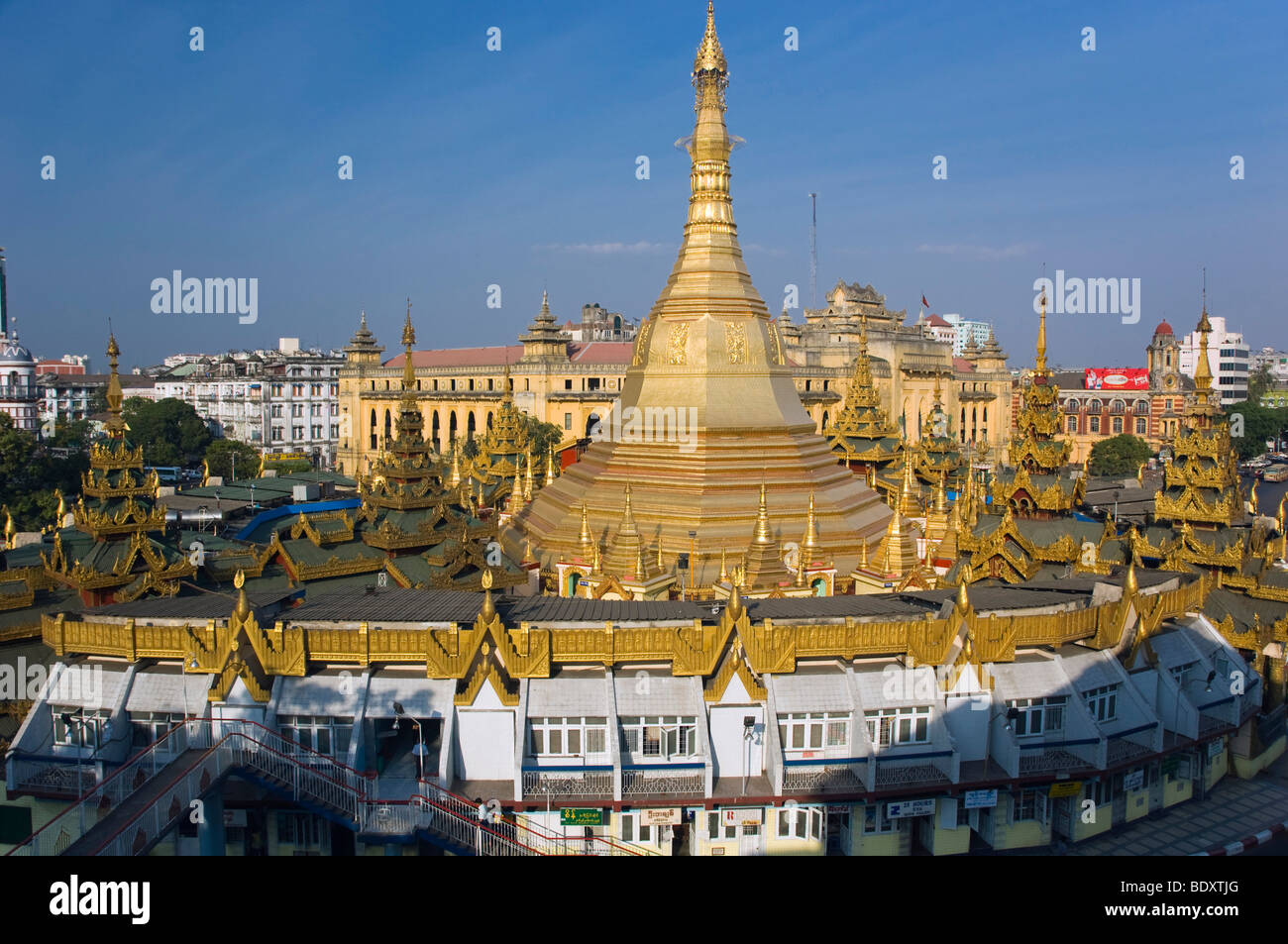 Vista panoramica, Sule Pagoda, Chedi, tempio buddista, Rangoon, Yangon, birmania, myanmar, Asia Foto Stock