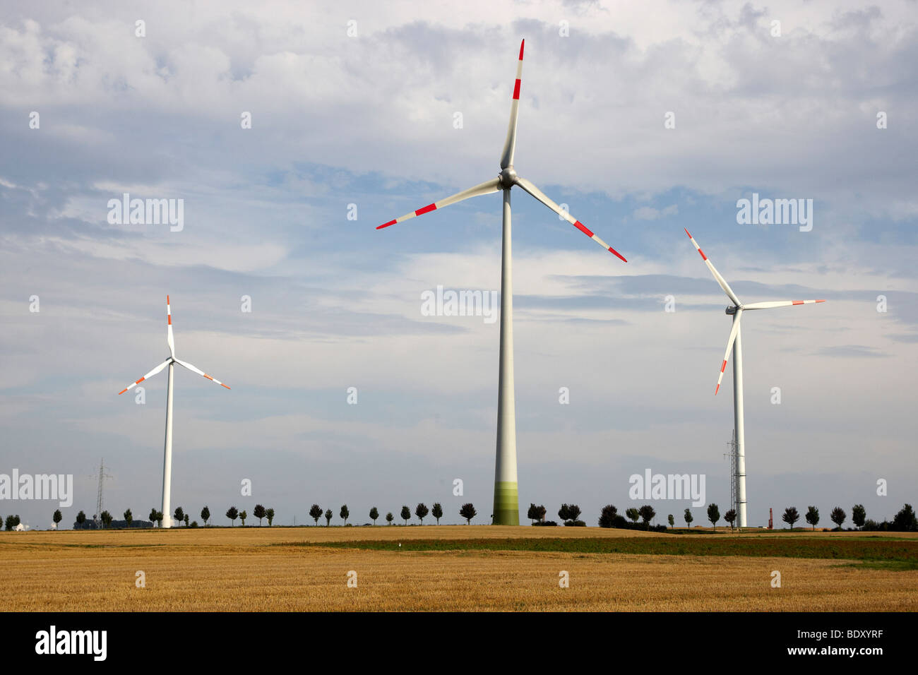 Le turbine eoliche, Juechen, Renania settentrionale-Vestfalia, Germania, Europa Foto Stock
