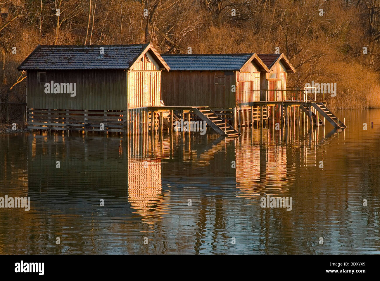 Boathouses al lago Ammersee, Buch, Baviera, Germania, Europa Foto Stock