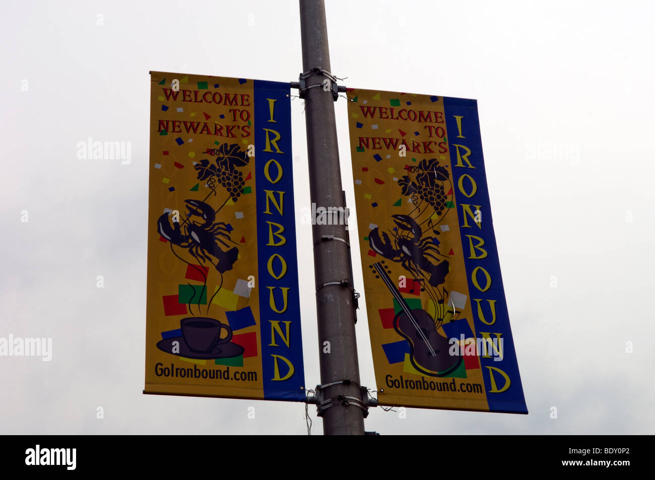Banner su Ferry Street nel quartiere Ironbound di Newark NJ Foto Stock