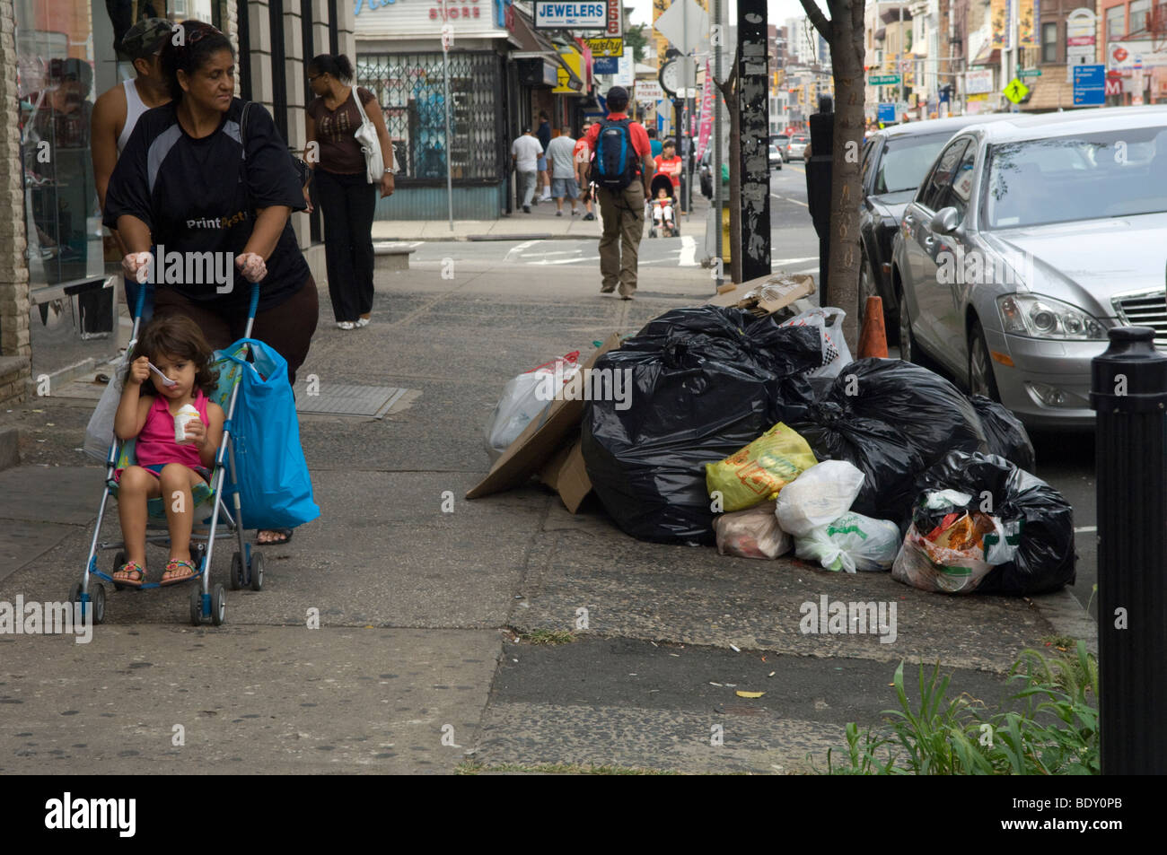 Ferry Street nel quartiere Ironbound di Newark NJ Foto Stock