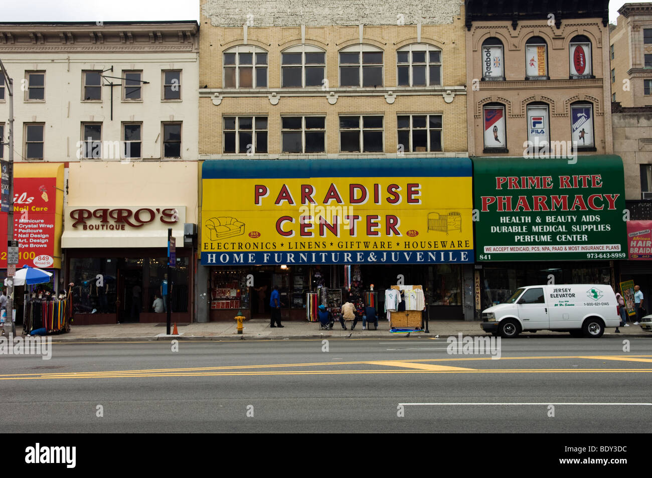 Market Street in downtown Newark , NJ Martedì, 8 settembre 2009. (© Francesca M. Roberts) Foto Stock