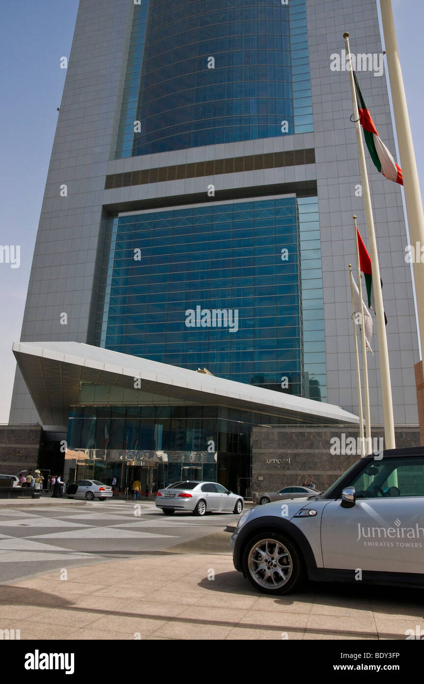 Jumeirah Emirate Towers nel quartiere finanziario di Dubai Foto Stock