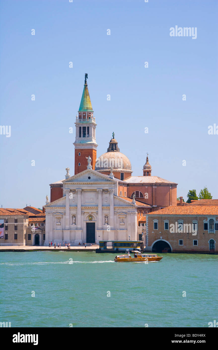 Veduta della chiesa di San Giorgio Maggiore dal Canale della Giudecca, Venezia, Italia e Europa Foto Stock