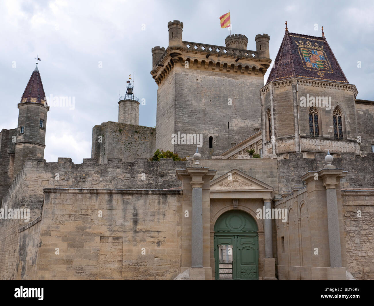 Il castello dei duchi di Uzès nel sud della Francia. Foto Stock