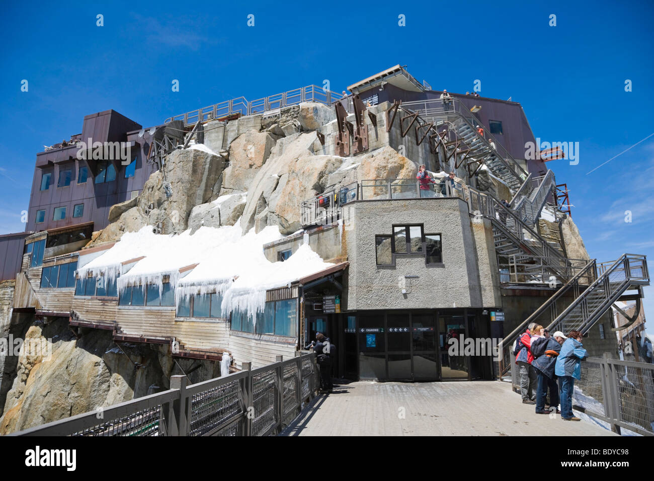 Chamonix panoramica terrazza sul Piton Nord, Aiguille du Midi, Chamonix Mont Blanc Massif, alpi, Francia, Europa Foto Stock