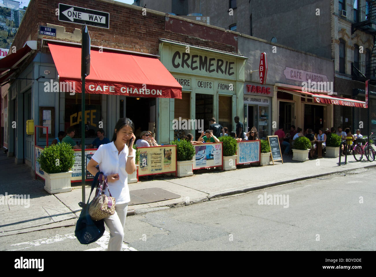 Ristoranti alla moda con caffetterie su Orchard Street nel quartiere di Lower East Side di New York Foto Stock