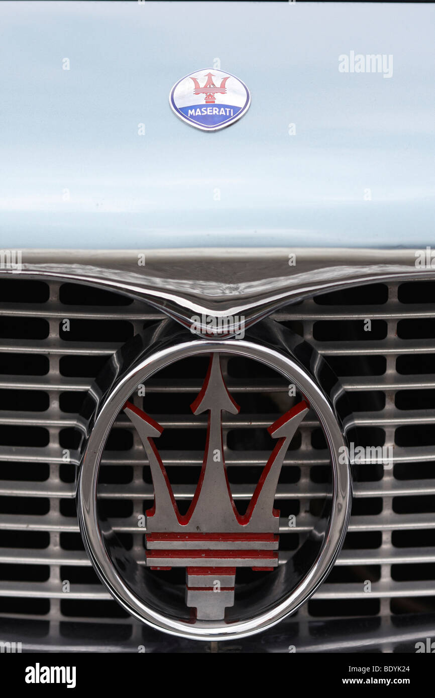 Emblema del radiatore di una Maserati Foto Stock