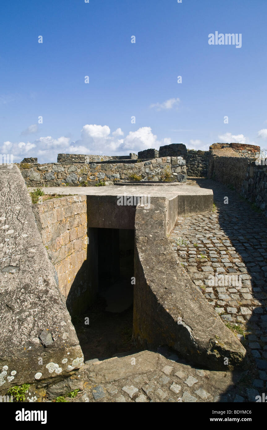 dh vale Castello ST SAMPSON GUERNSEY Castello mura merlamenti e tedesco seconda guerra mondiale raid aereo canale forte isole Foto Stock