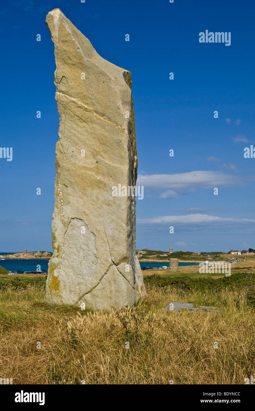 dh LAncresse comune VALE GUERNSEY Millennium pietra Monumento pietre singole in piedi Foto Stock