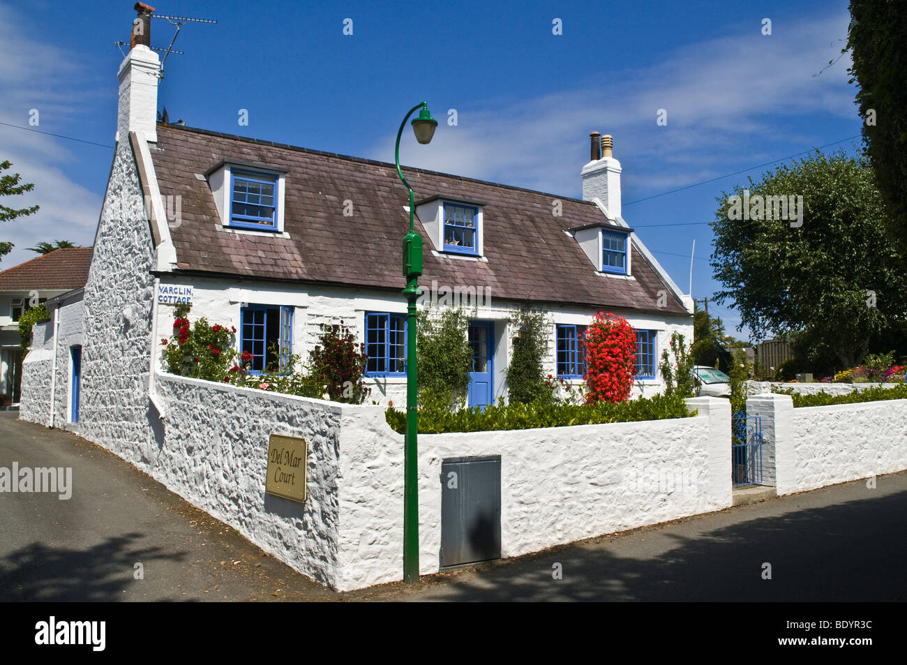 dh tradizionale cottage giardino ST MARTIN GUERNSEY Martins isole del canale parete della casa Foto Stock