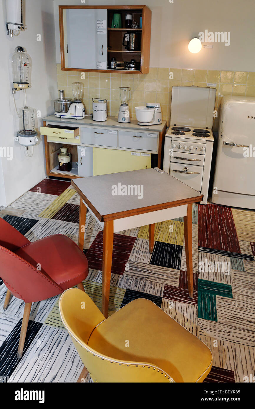 Cucina ed elettrodomestici dal 50s, la potenza e il Museo di Vita, Recklinghausen sottostazione, zona della Ruhr, Nord Rh Foto Stock