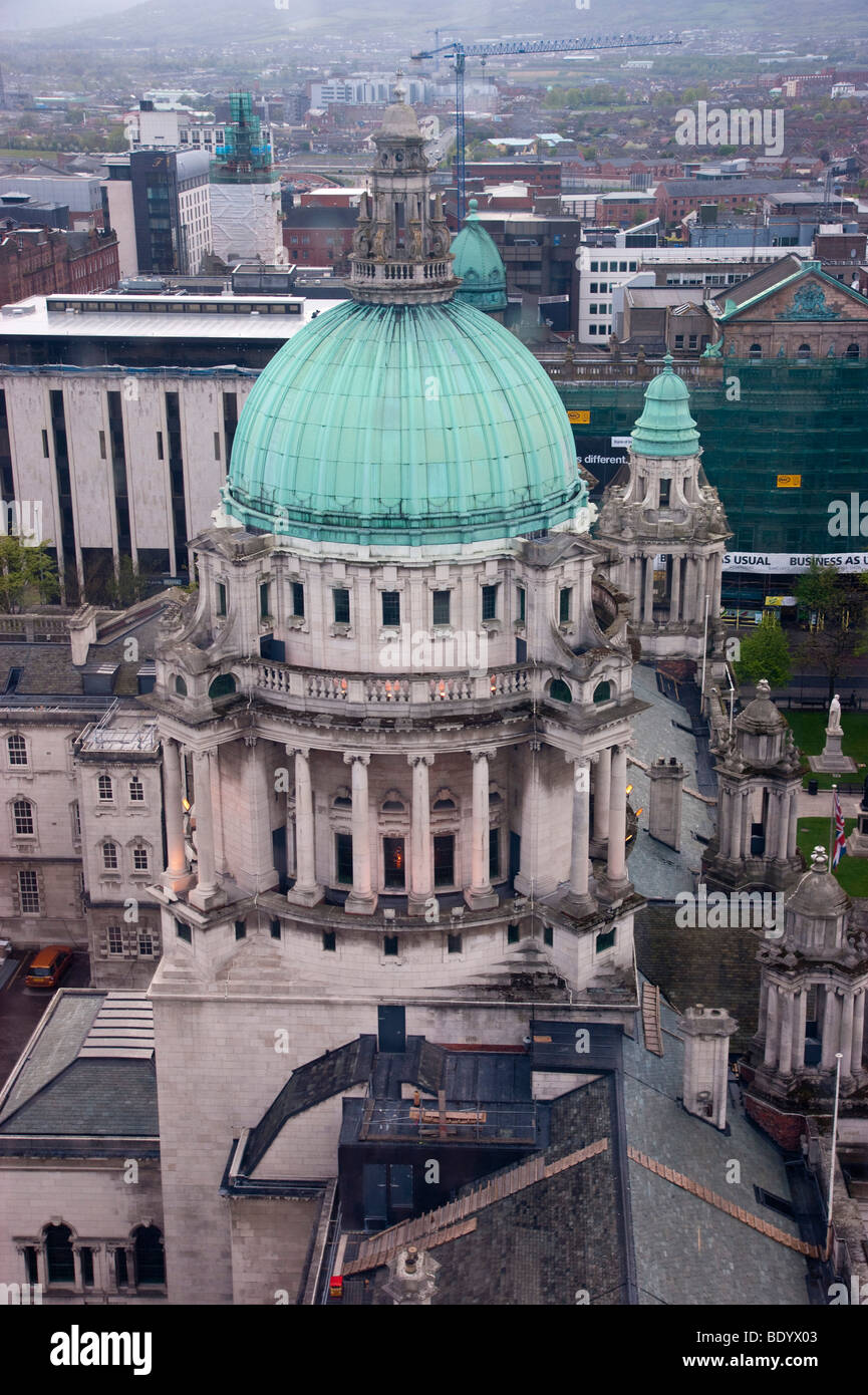 Belfast City Hall di rame cupola del tetto Foto Stock