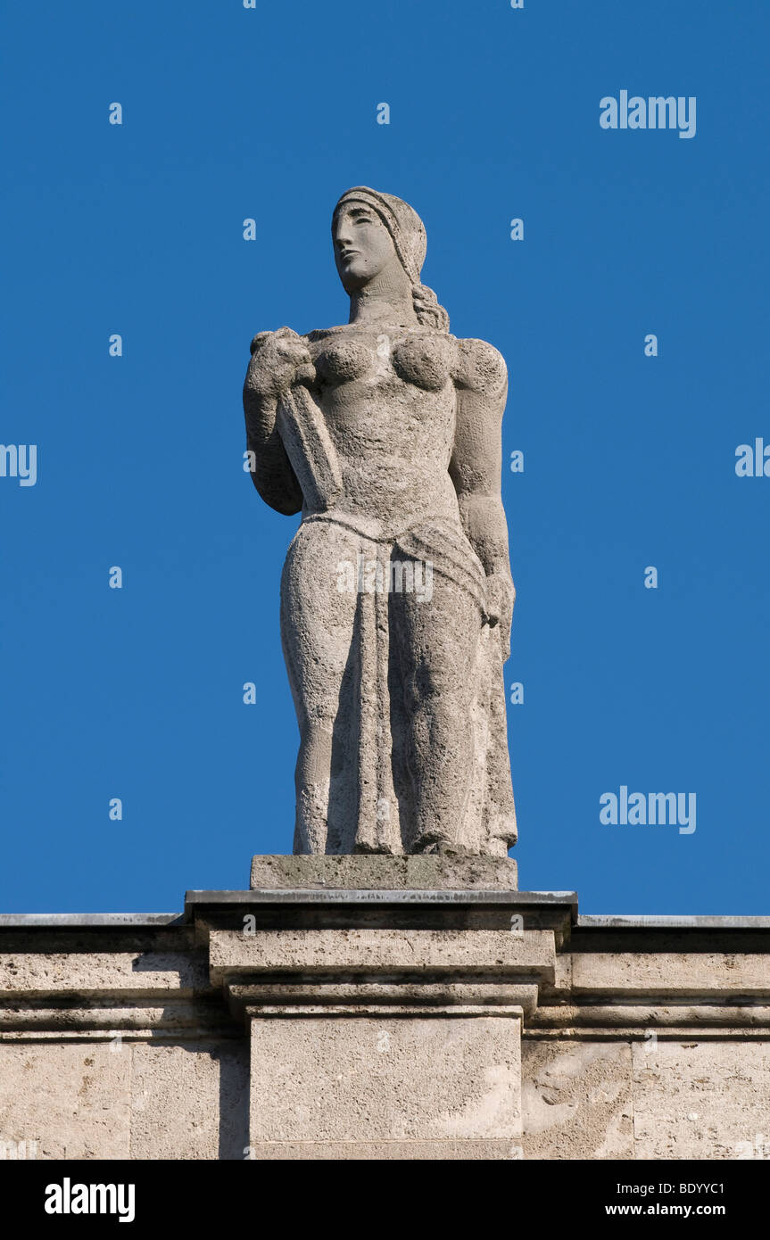 Università di Bonn edificio principale, statua femminile situato sul lato anteriore rivolto verso la città, Renania settentrionale-Vestfalia, Germania, Europa Foto Stock