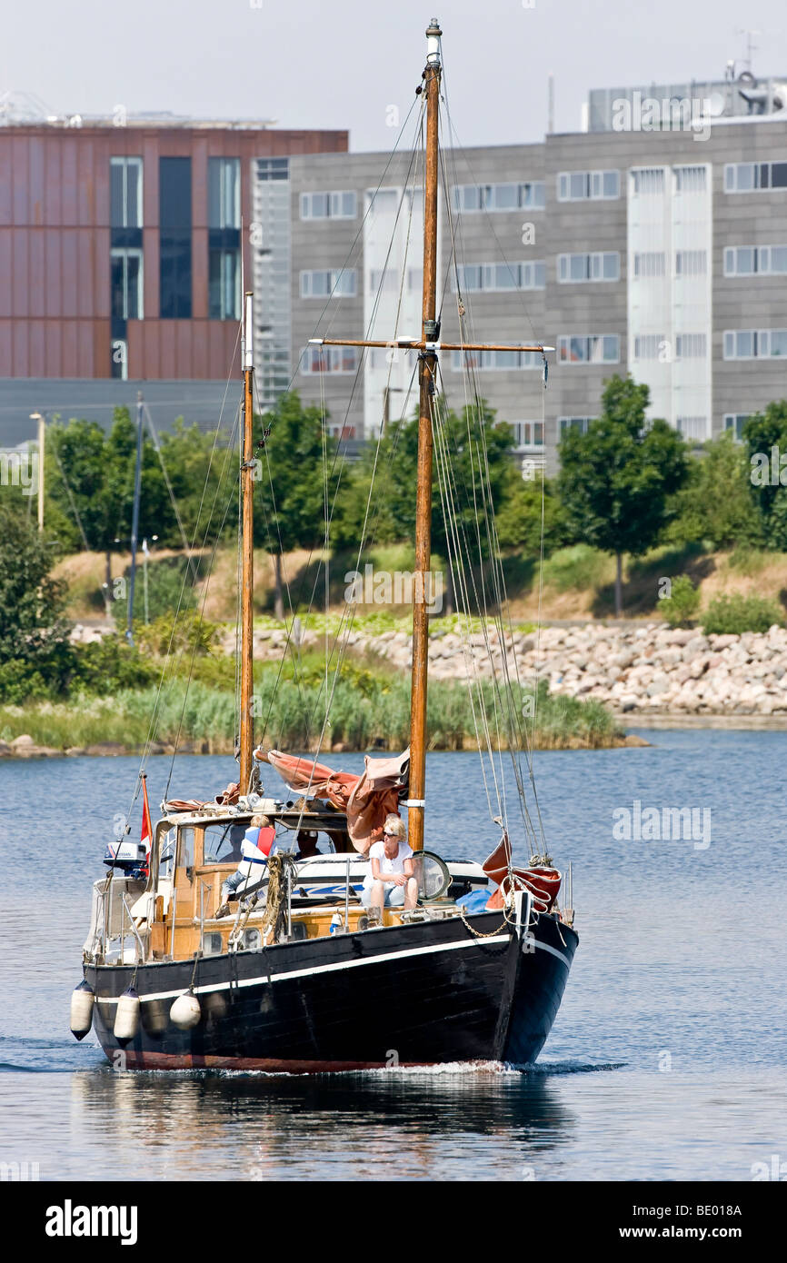 Vecchio due-masted nave nel porto di Copenaghen, Danimarca, Europa Foto Stock